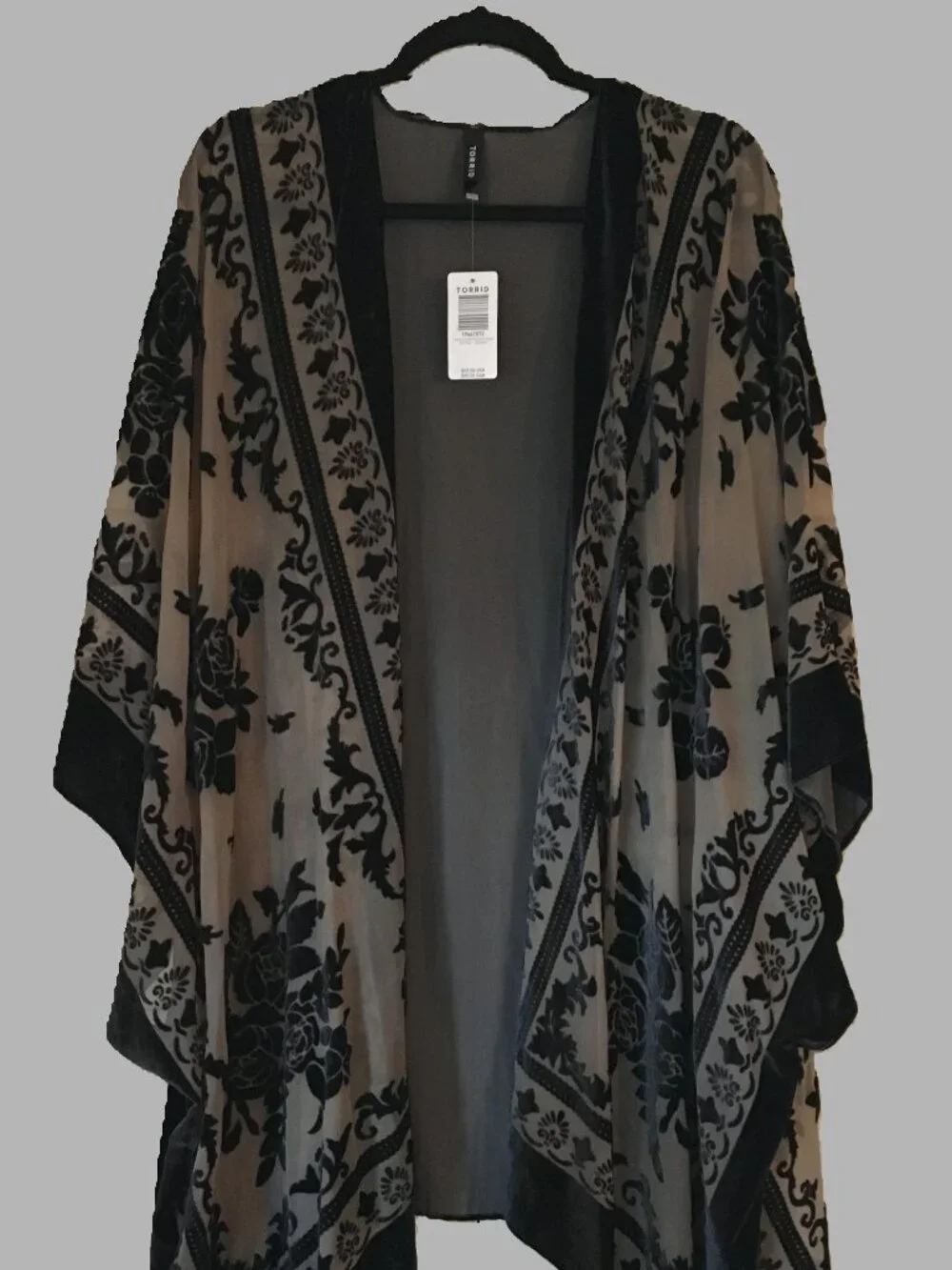 Torrid One Size Velvet Black Burnout Ruana Wrap NWT - Picture 1 of 7